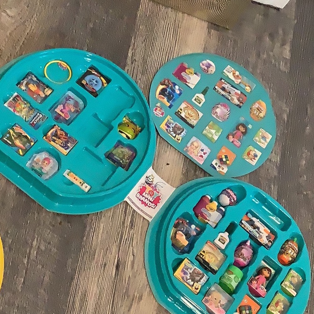 Mini brands Collector Case Toy Series